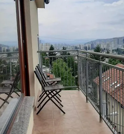 Beautiful View Of Center Daire *