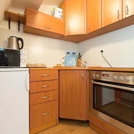 Beautiful View Of Center Apartment *